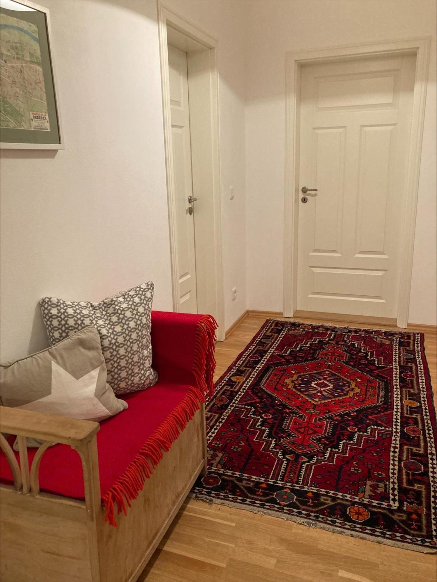 Traumhafte Etagenwohnung In Guenderzeitvilla Apartament