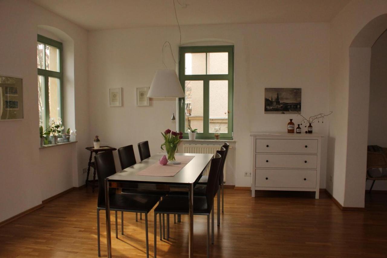 Apartment Traumhafte Etagenwohnung In Guenderzeitvilla Dresden