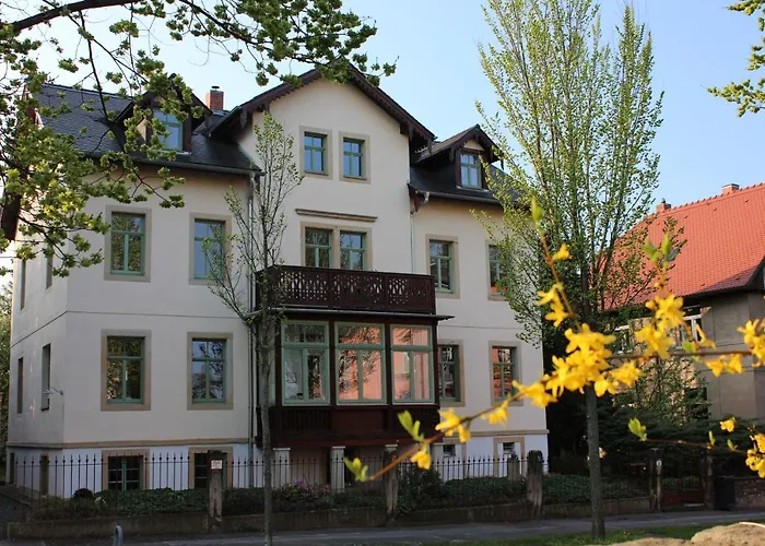 Traumhafte Etagenwohnung in Günderzeitvilla